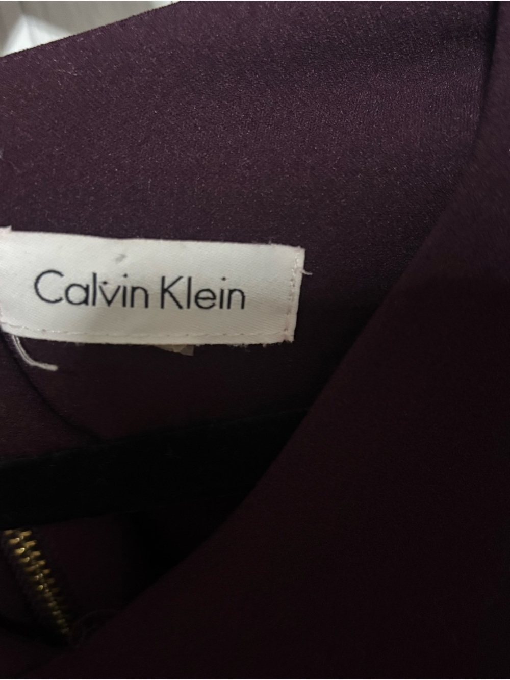 Calvin Klein Plum Purple Ruffle Front Sheath Dress Medium Gold Zip - Picture 3 of 3